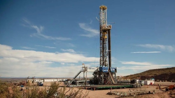 Las exportaciones de Vaca Muerta se duplicaron y el superávit energético fue más alto que el de toda la economía