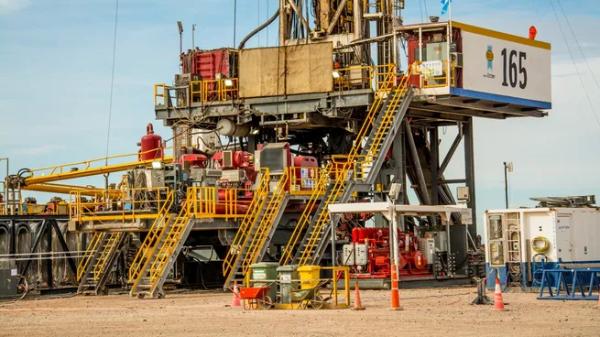 Vaca Muerta impulsa la mayor producción de petróleo del siglo y la más alta de la historia del gas
