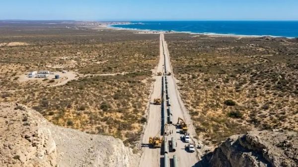 Vaca Muerta acelera su salida al mundo: los caños del Gasoducto San Matías llegarán en agosto