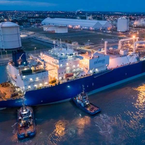 Entró en servicio el buque regasificador Exemplar, en Bahía Blanca
